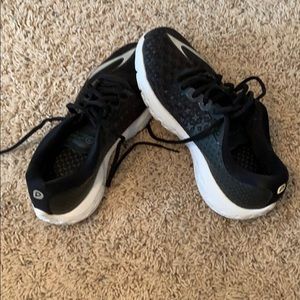 Brooks pure flow size 8